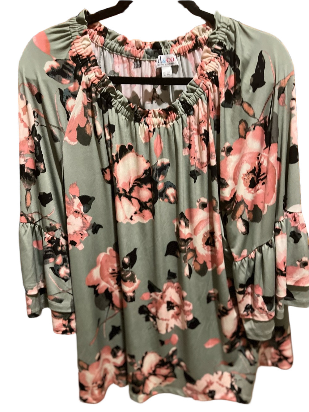 282. WOMENS DENIM + COMPANY 3X DETAIL TOP